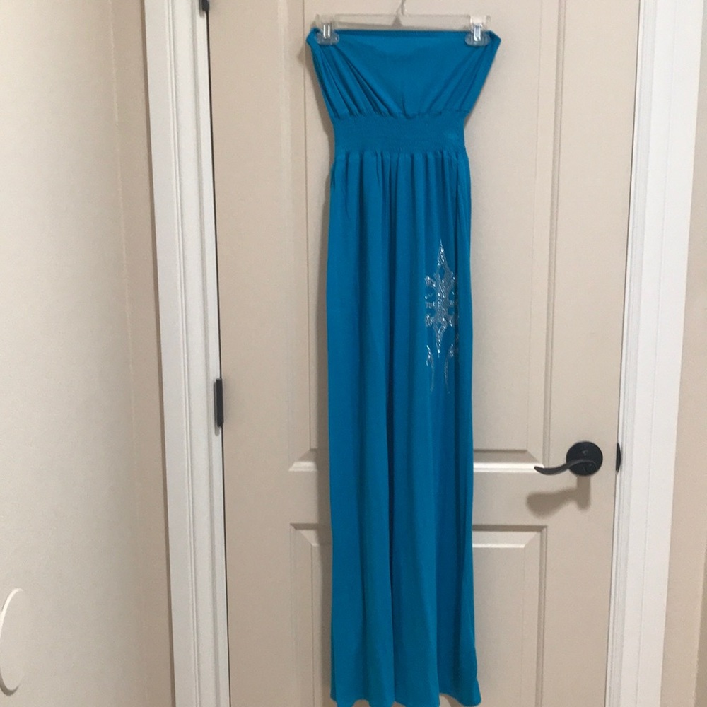 Long strapless turquoise dress